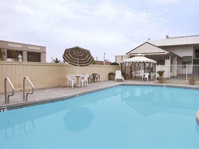 Surestay By Best Western Fresno Central Εξωτερικό φωτογραφία