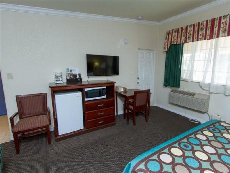 Surestay By Best Western Fresno Central Εξωτερικό φωτογραφία