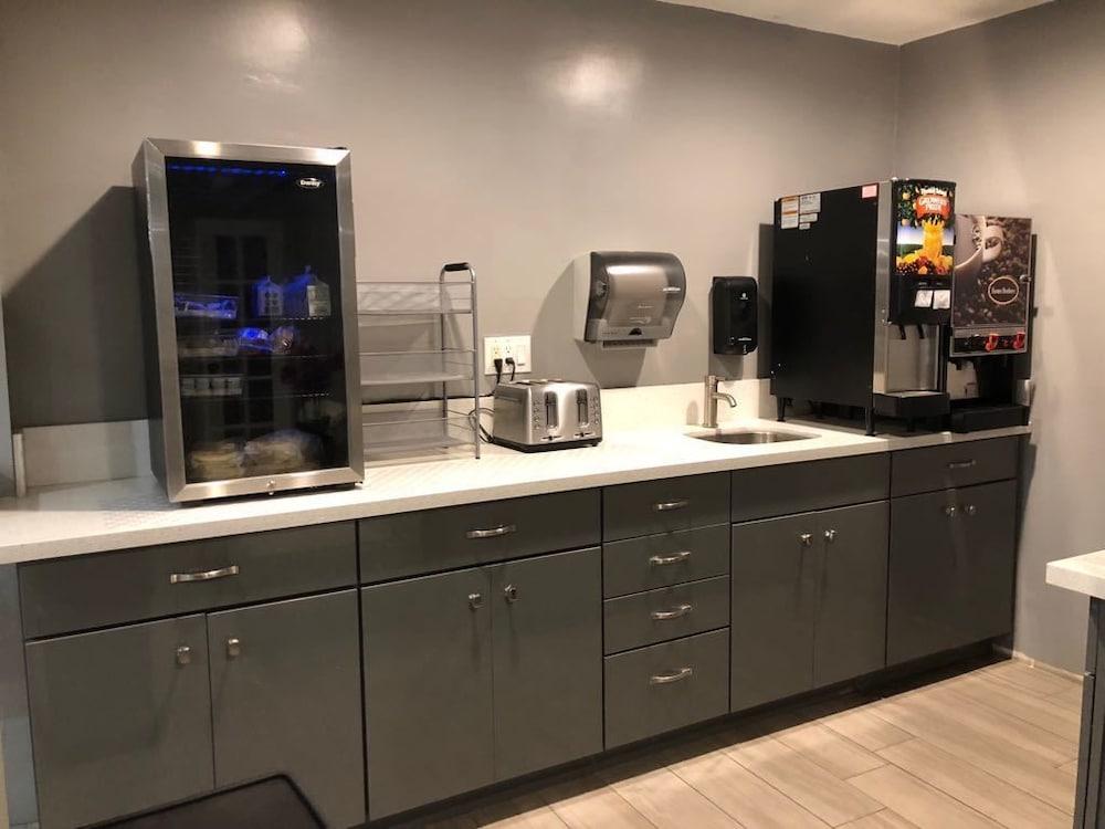 Surestay By Best Western Fresno Central Εξωτερικό φωτογραφία