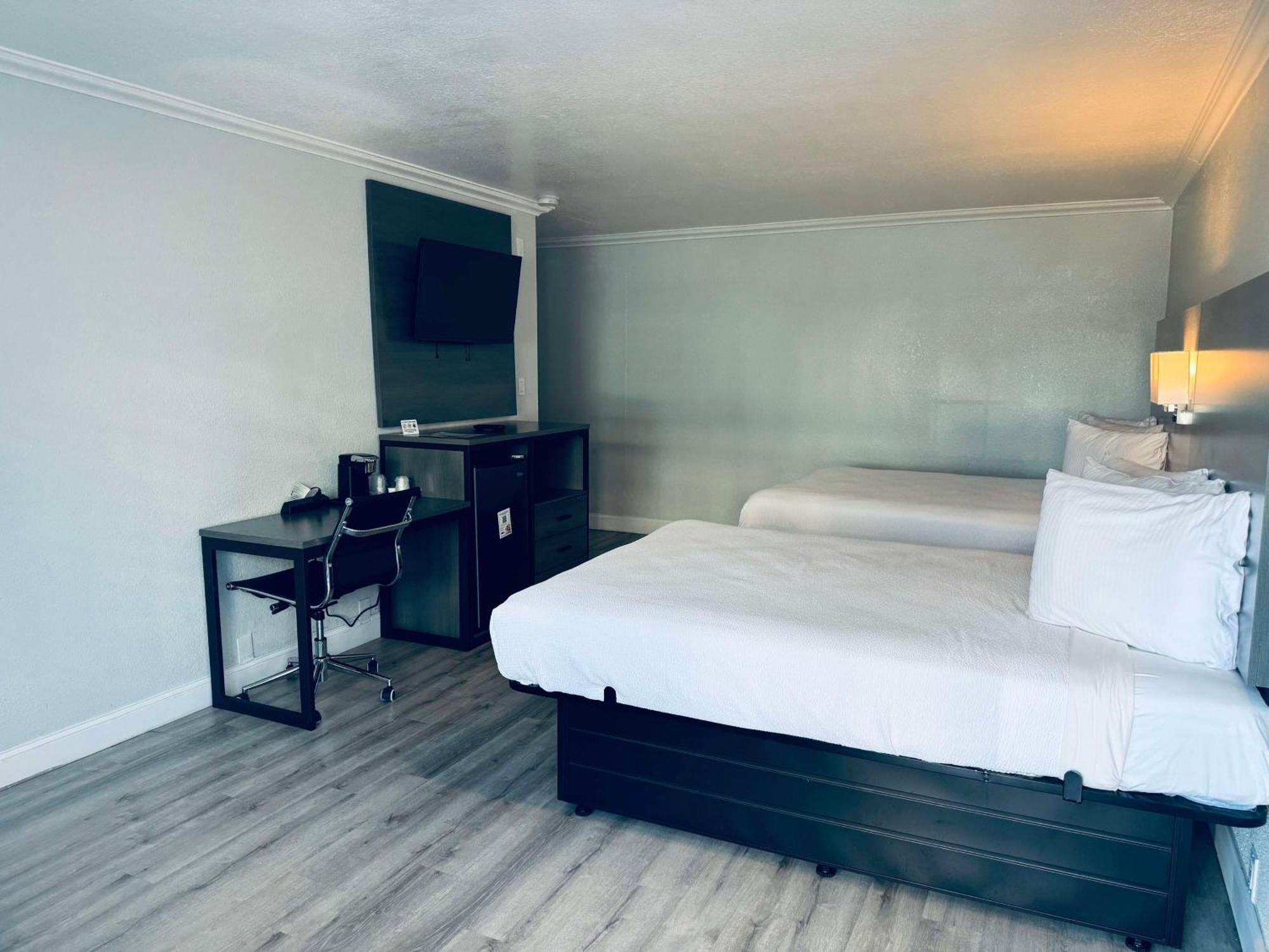 Surestay By Best Western Fresno Central Εξωτερικό φωτογραφία