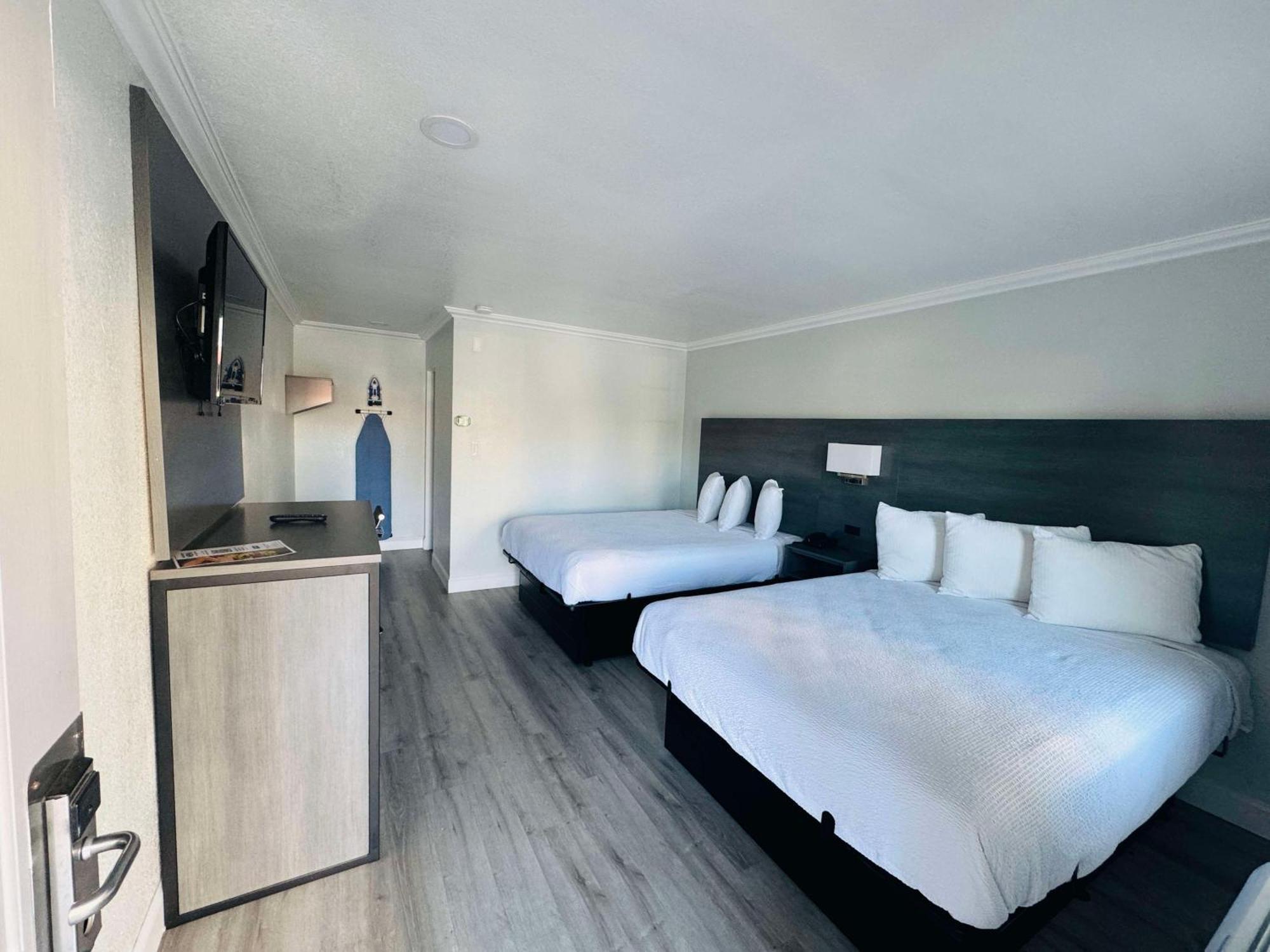 Surestay By Best Western Fresno Central Εξωτερικό φωτογραφία