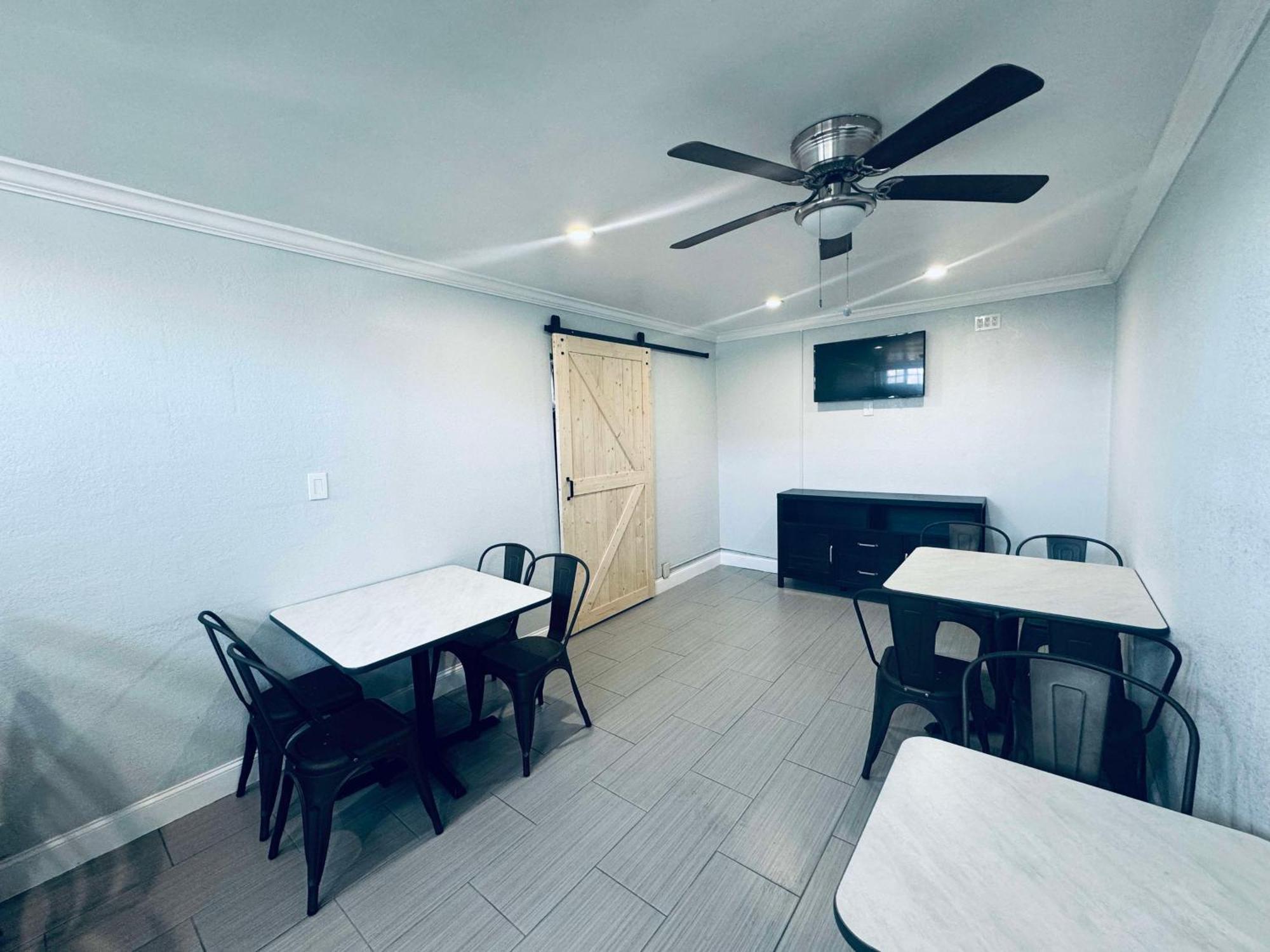 Surestay By Best Western Fresno Central Εξωτερικό φωτογραφία
