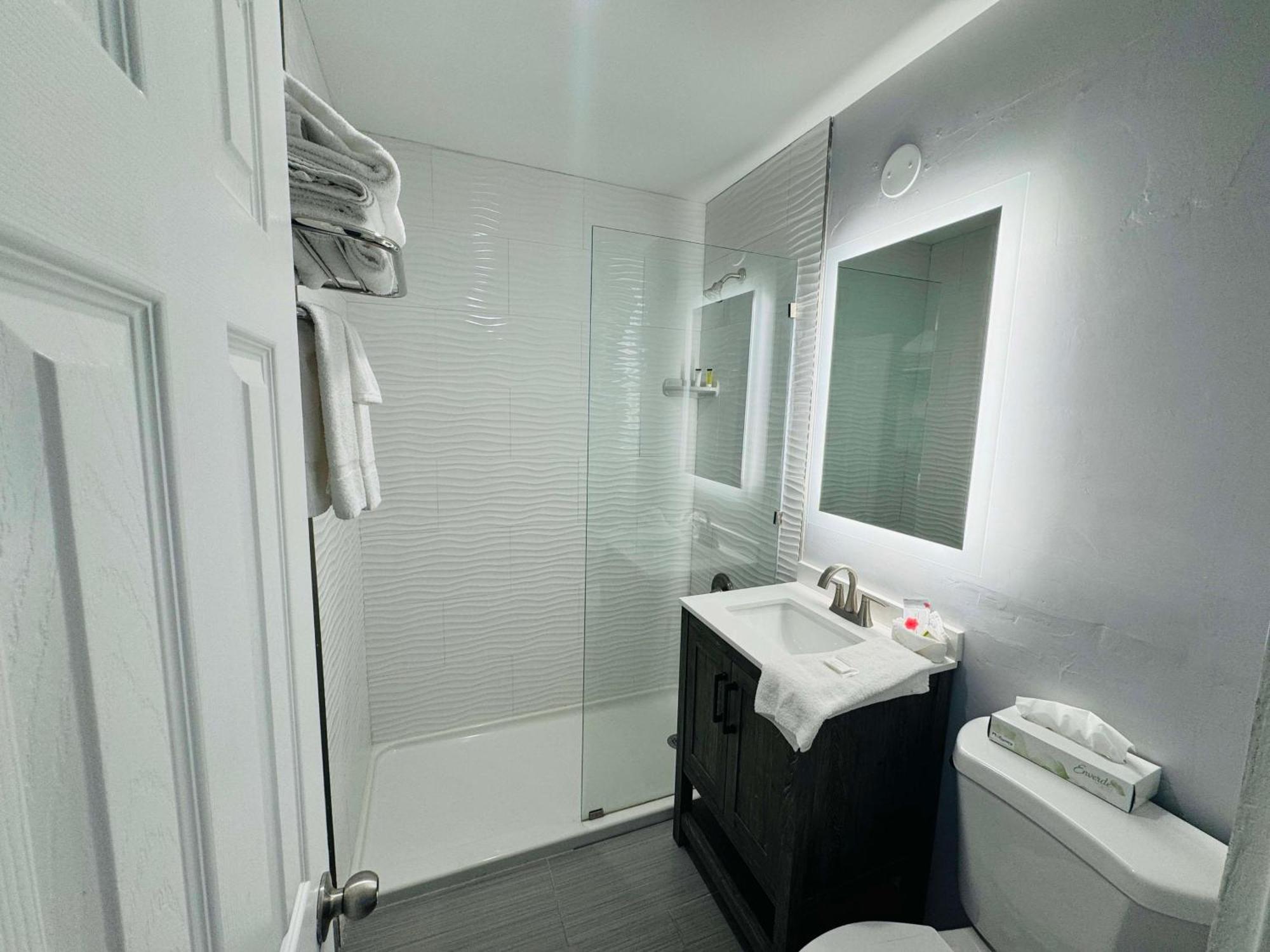 Surestay By Best Western Fresno Central Εξωτερικό φωτογραφία