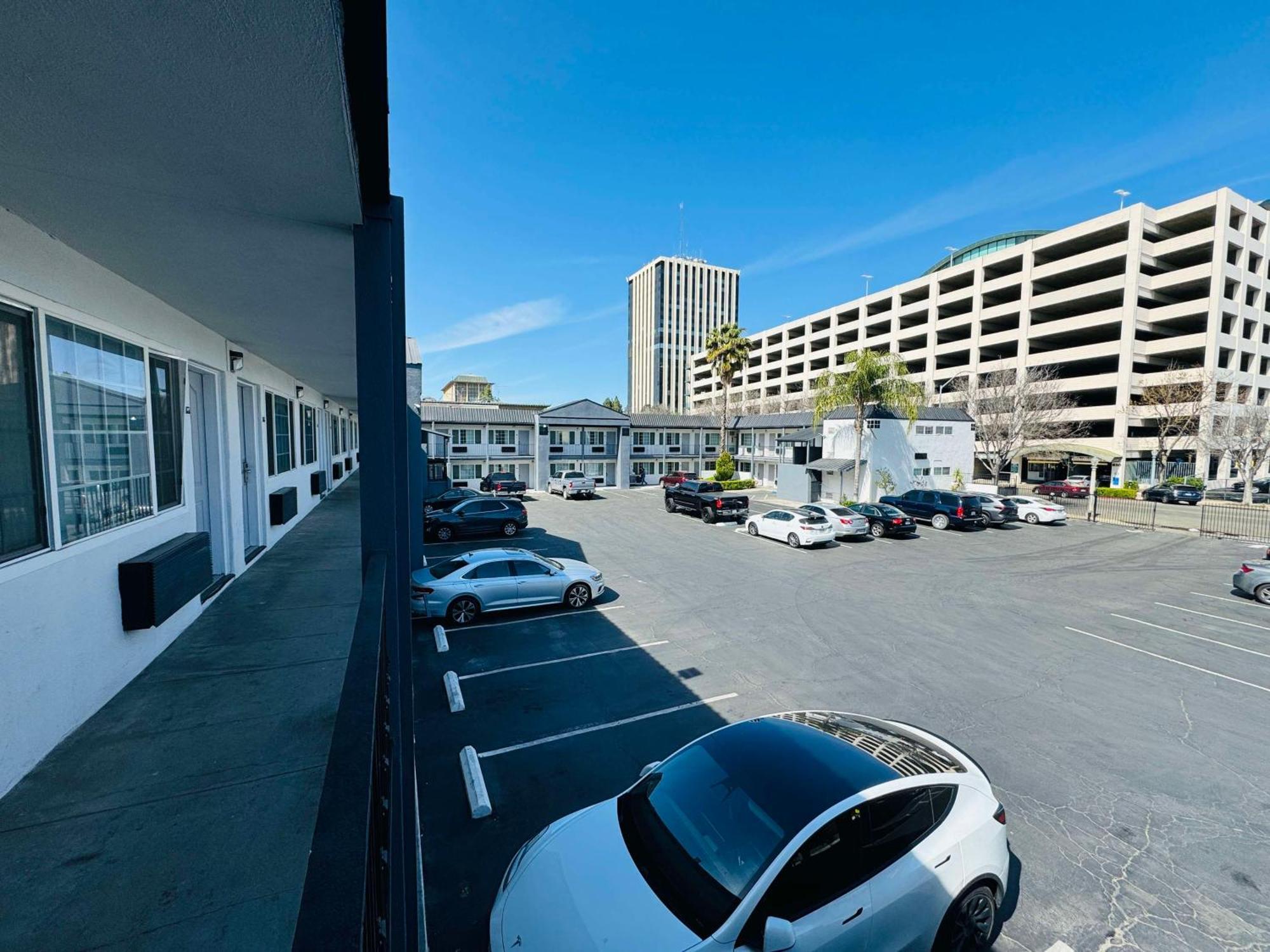 Surestay By Best Western Fresno Central Εξωτερικό φωτογραφία