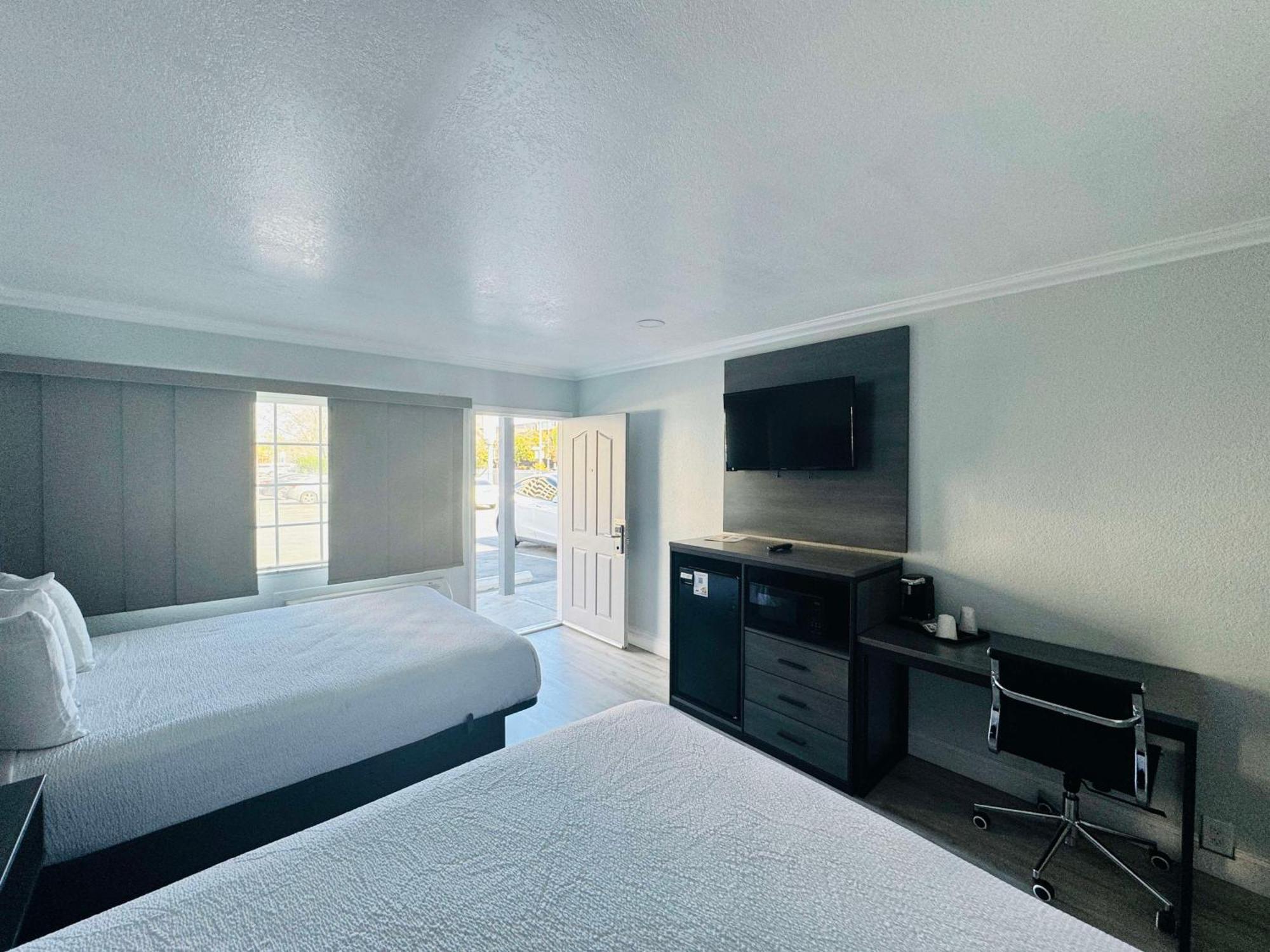 Surestay By Best Western Fresno Central Εξωτερικό φωτογραφία