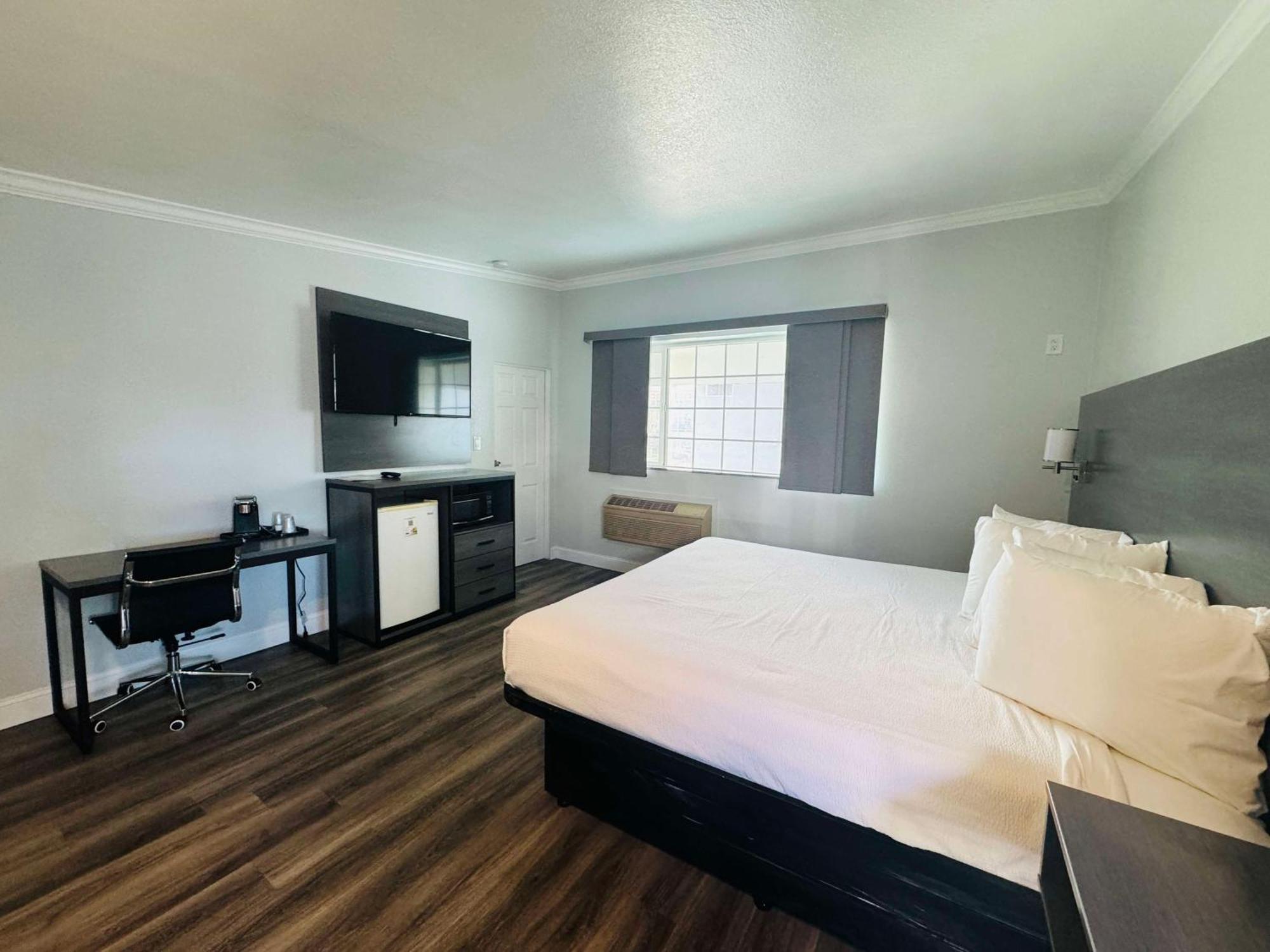 Surestay By Best Western Fresno Central Εξωτερικό φωτογραφία