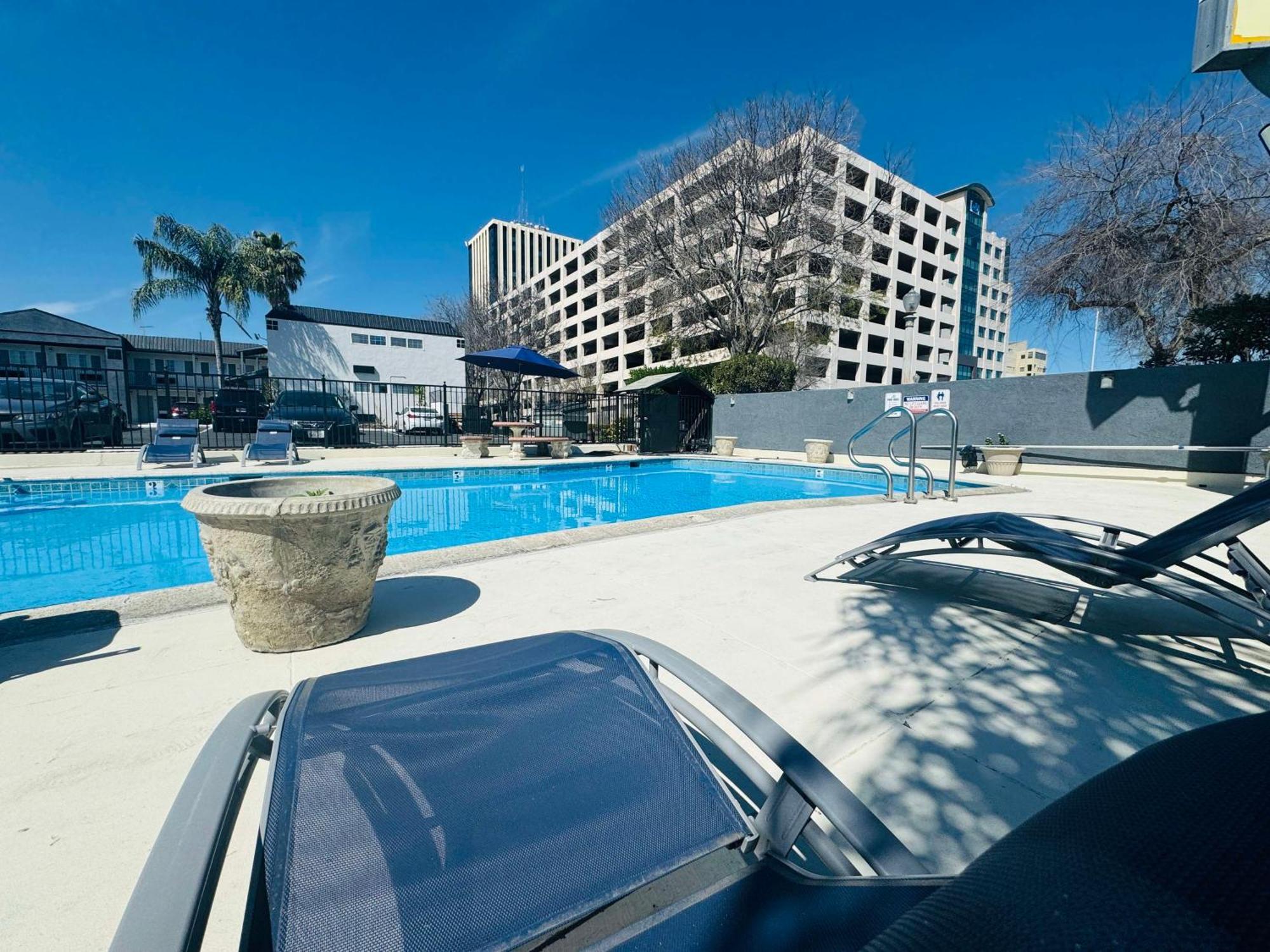 Surestay By Best Western Fresno Central Εξωτερικό φωτογραφία
