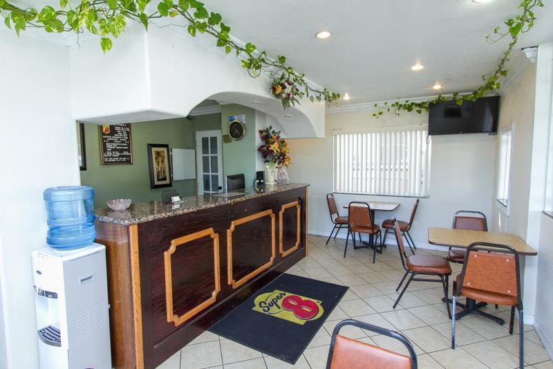 Surestay By Best Western Fresno Central Εξωτερικό φωτογραφία