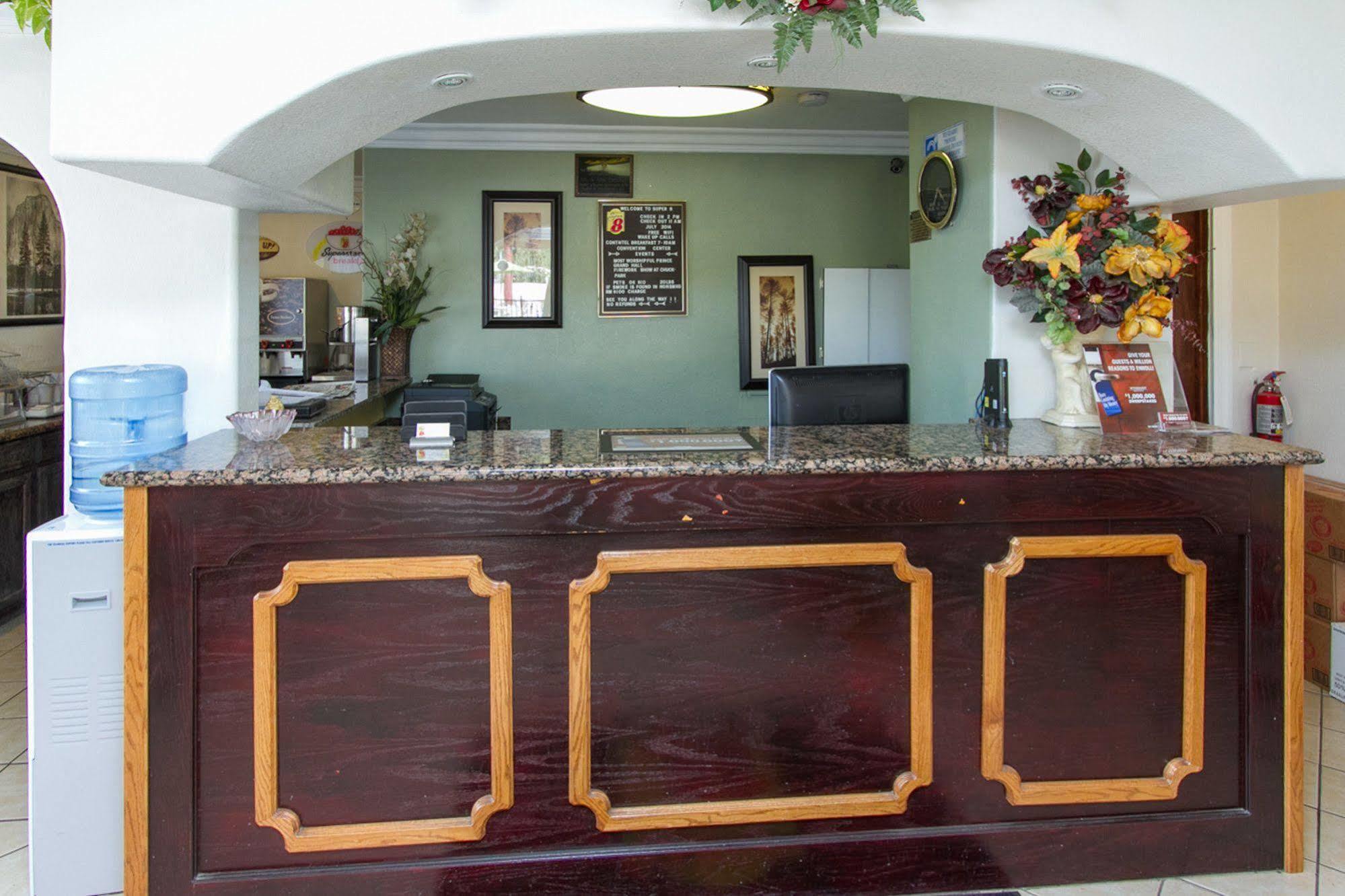 Surestay By Best Western Fresno Central Εξωτερικό φωτογραφία