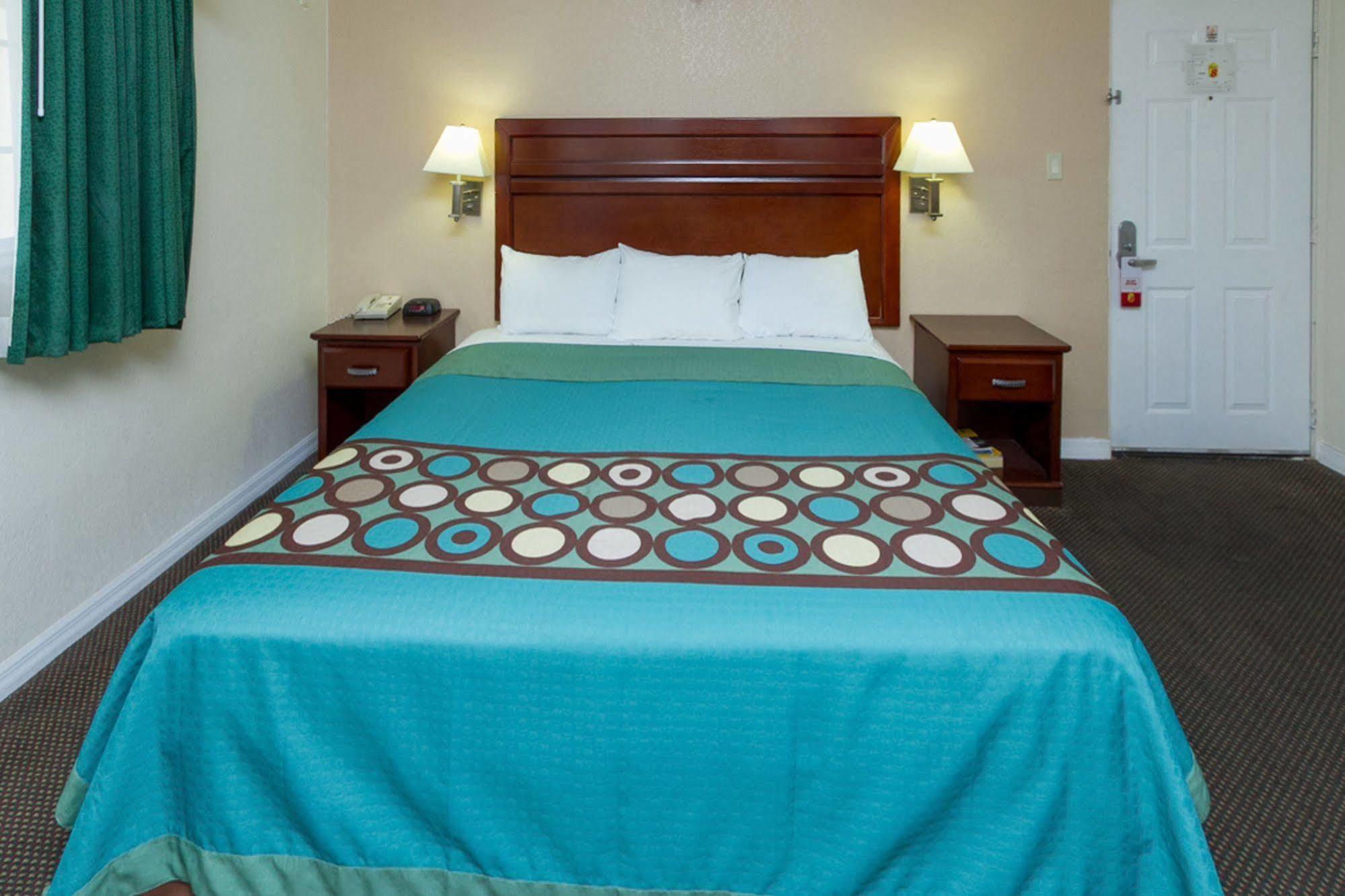 Surestay By Best Western Fresno Central Εξωτερικό φωτογραφία